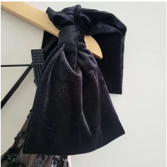 Windsor Allison One-Shoulder Velvet Bow Sequin Mini Dress Size Medium - Picture 7 of 7